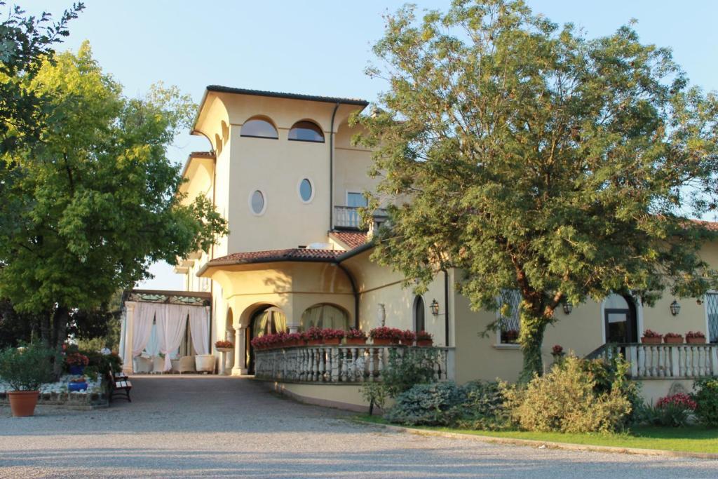 Villa Belvedere 1849 Misano di Gera d'Adda Bagian luar foto