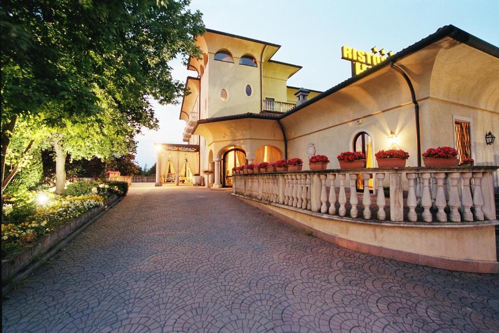 Villa Belvedere 1849 Misano di Gera d'Adda Bagian luar foto